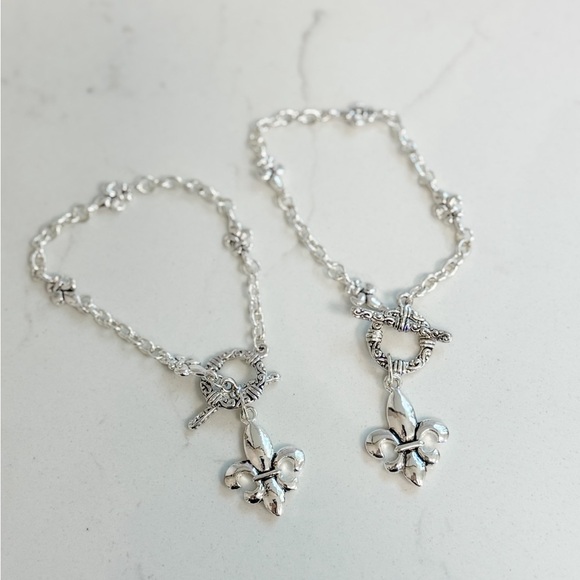 New Stainless Steel Fleur de Lis Bracelet - Picture 2 of 2
